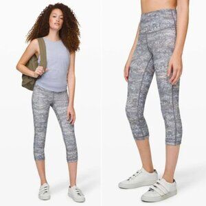 Lululemon High Rise Wunder Under Crop in Frozen Vista Alpine White Multi Size 4
